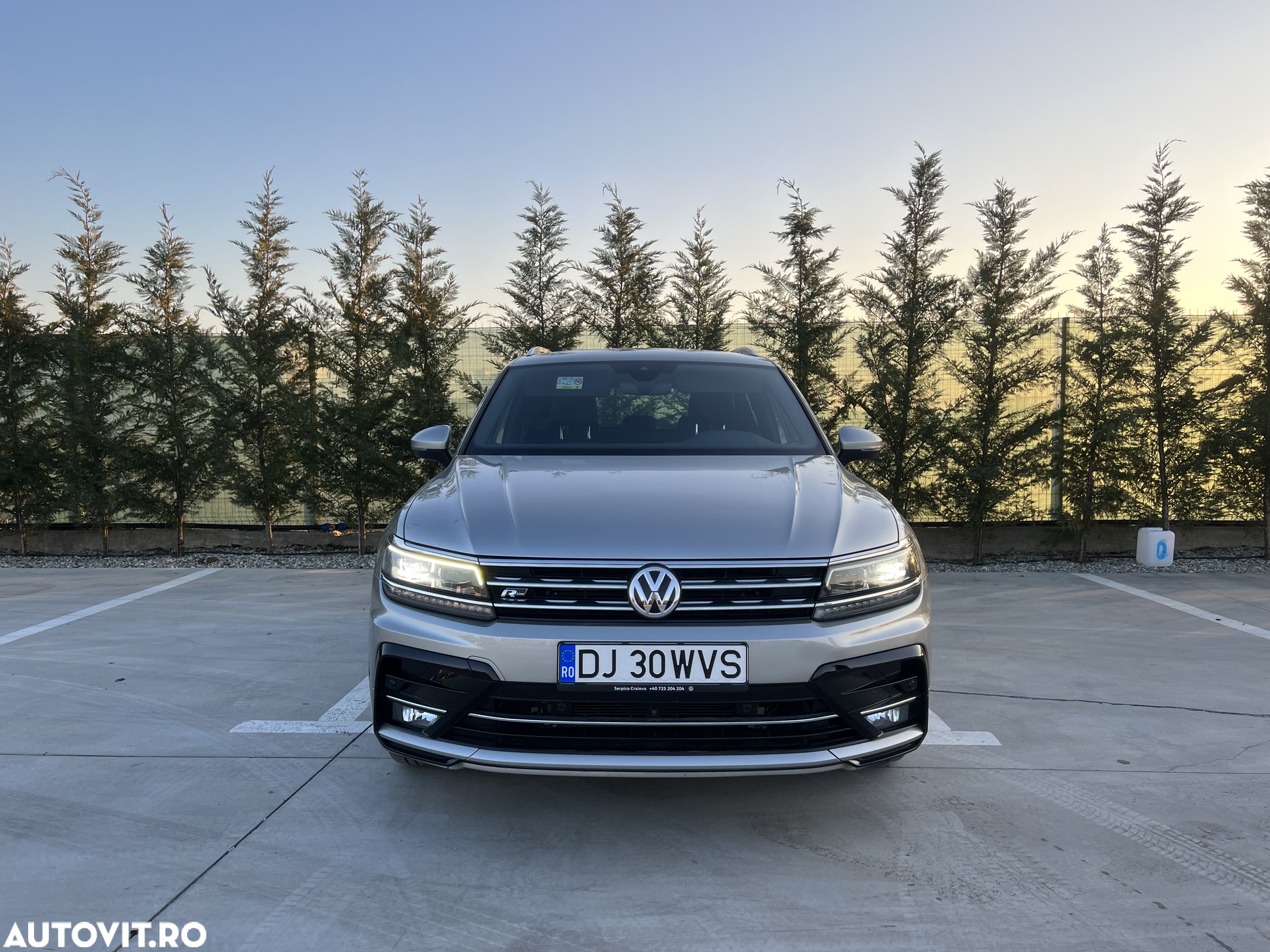 Volkswagen Tiguan - 1