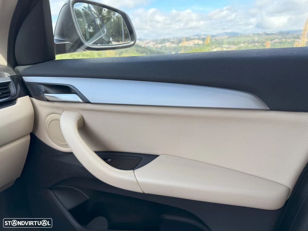 BMW X1 16 d sDrive Line Sport - 13