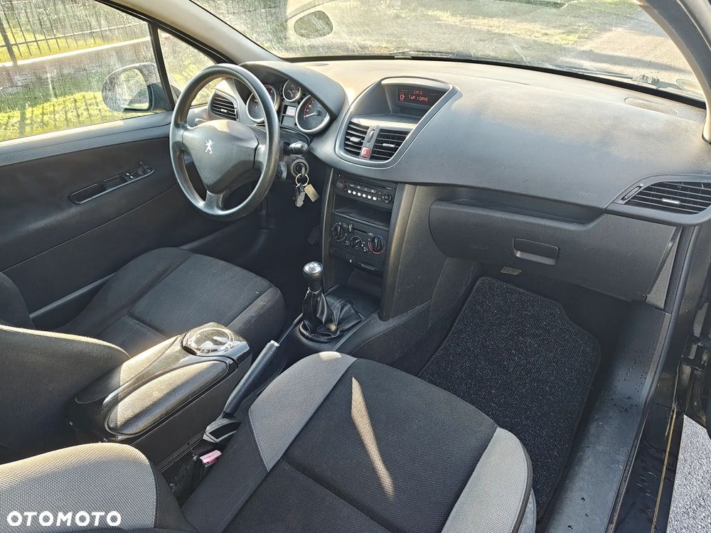 Peugeot 207 75 Filou - 12