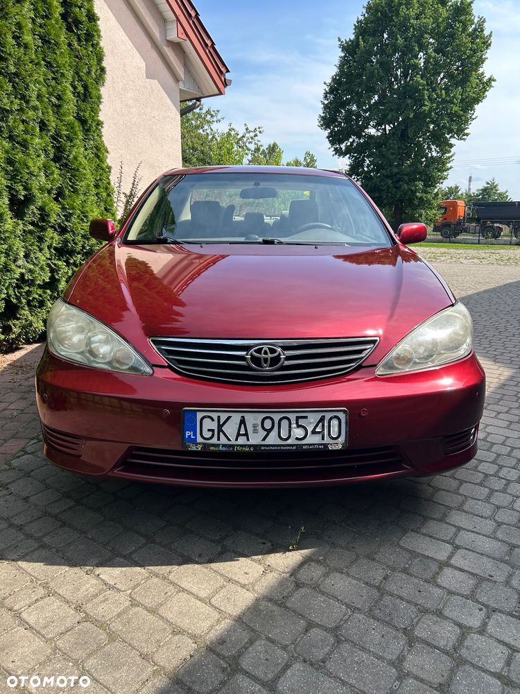 Toyota Camry - 2