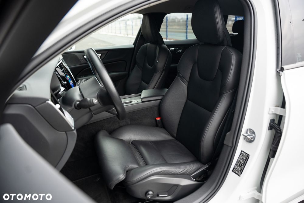 Volvo V60 B3 B Geartronic Momentum Pro - 24