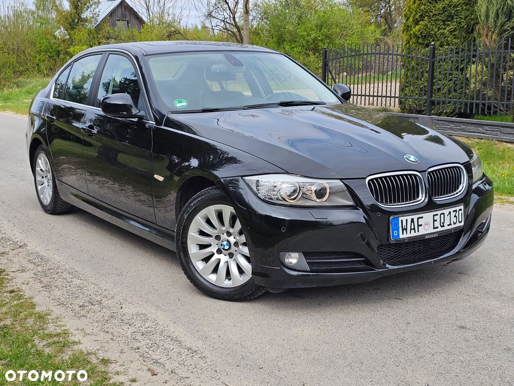 BMW Seria 3 320d DPF Edition Sport - 29