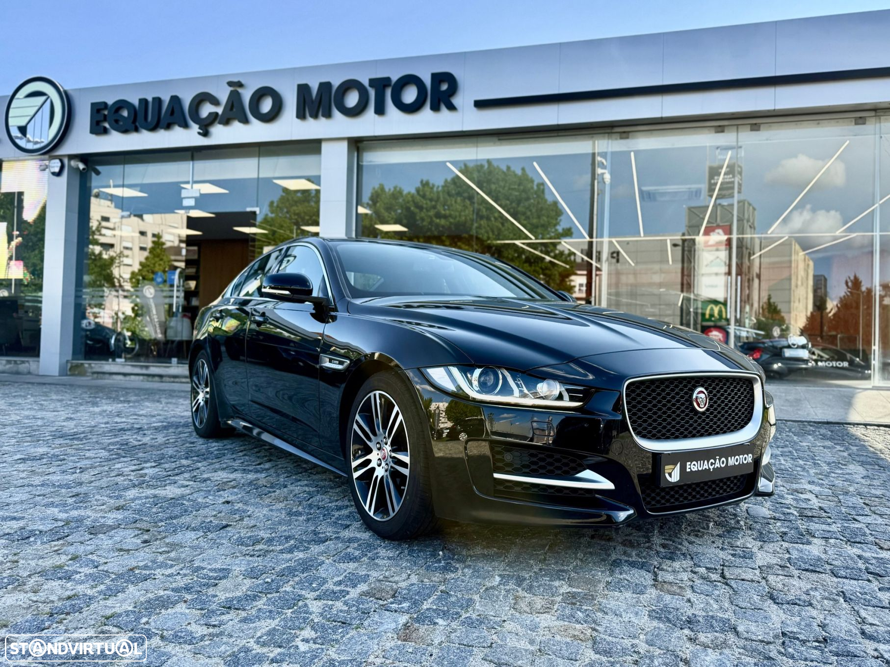 Jaguar XE 2.0 D R-Sport - 2