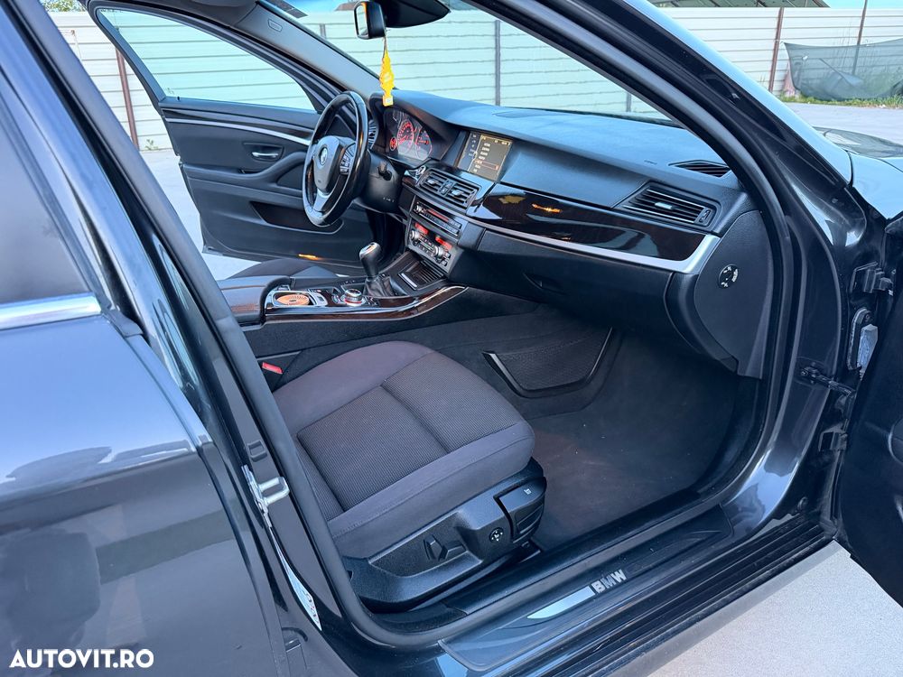 BMW Seria 5 525d - 16