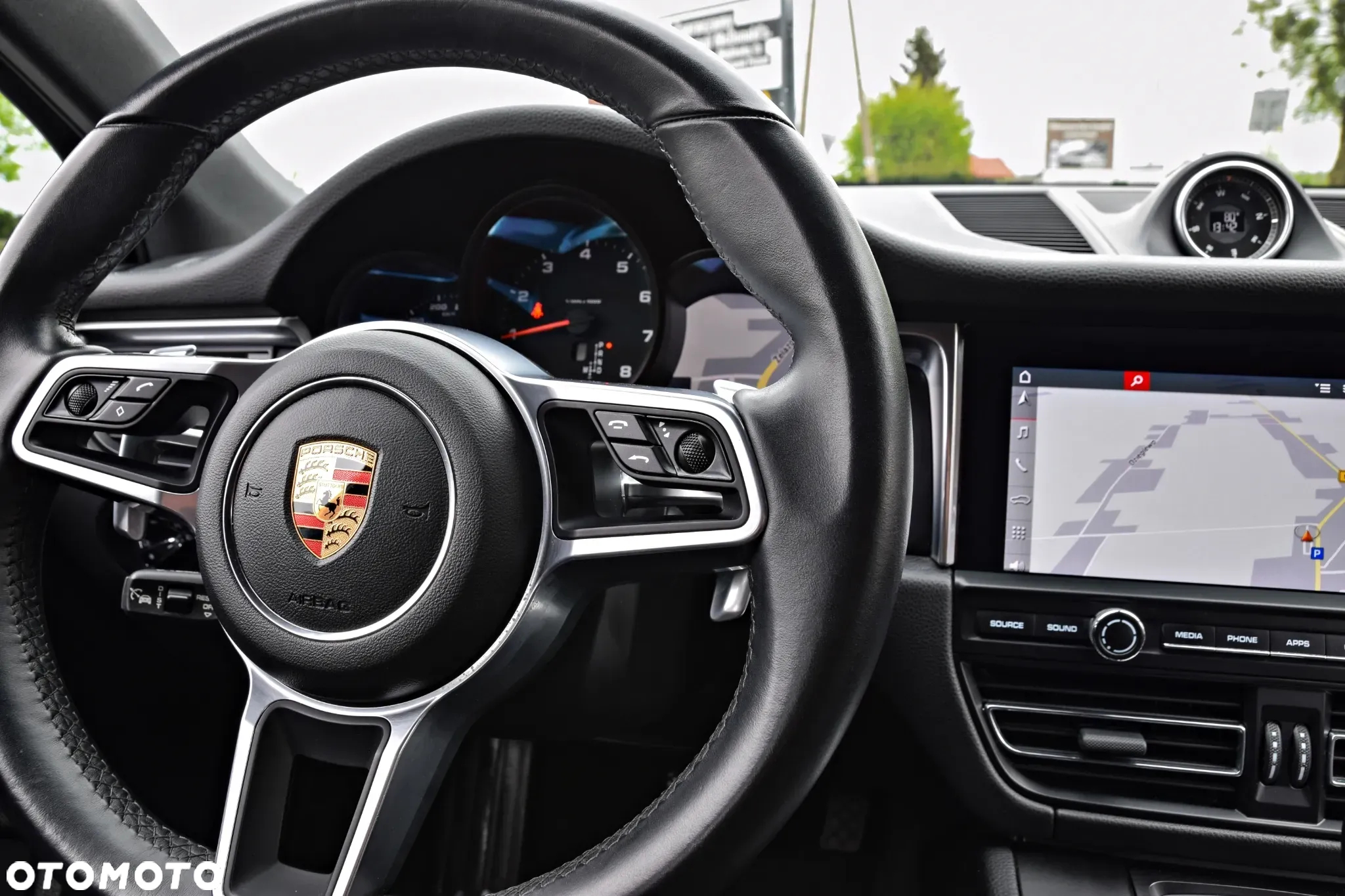 Porsche Macan Standard - 36