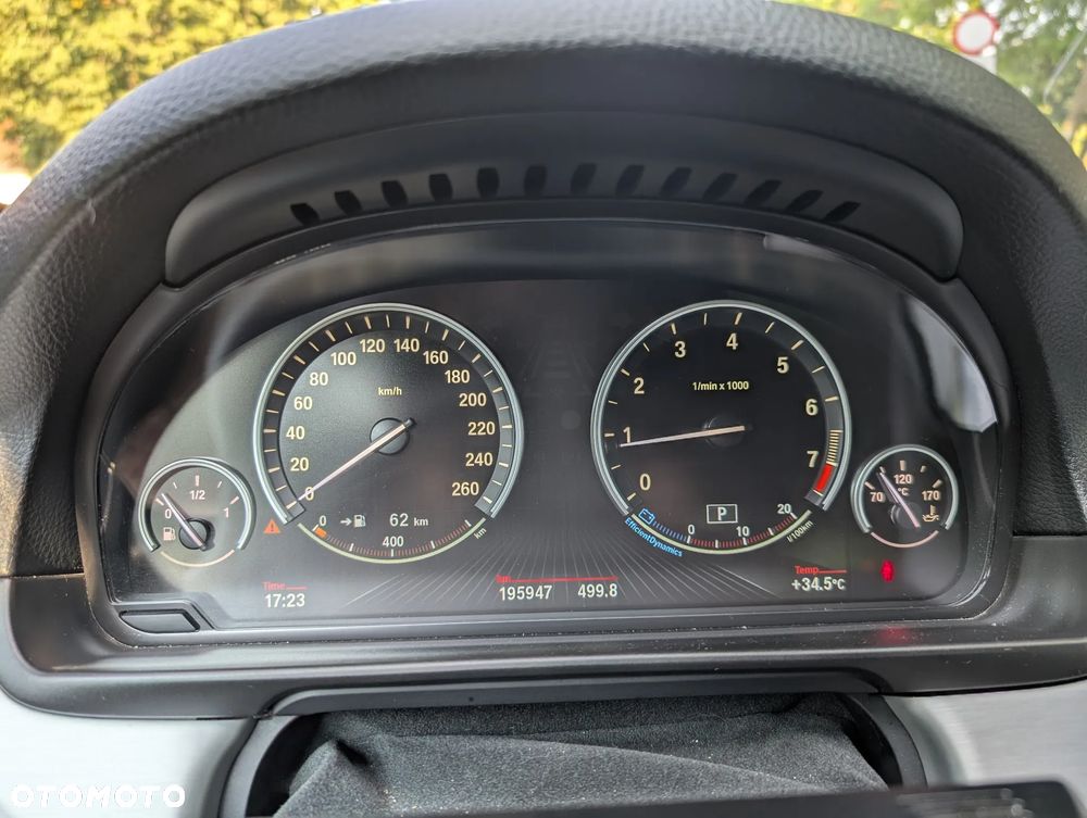 BMW Seria 5 528i xDrive Luxury Line - 27