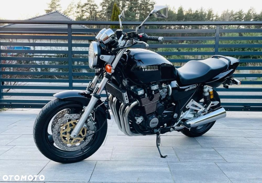Yamaha XJR - 3