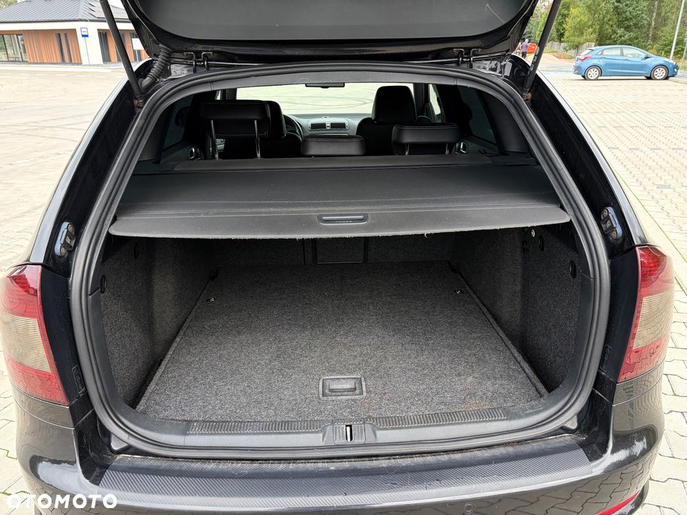 Skoda Octavia 2.0 TDI CR DPF RS - 12