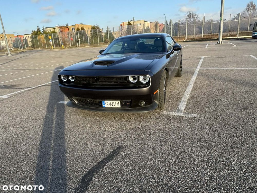 Dodge Challenger - 11