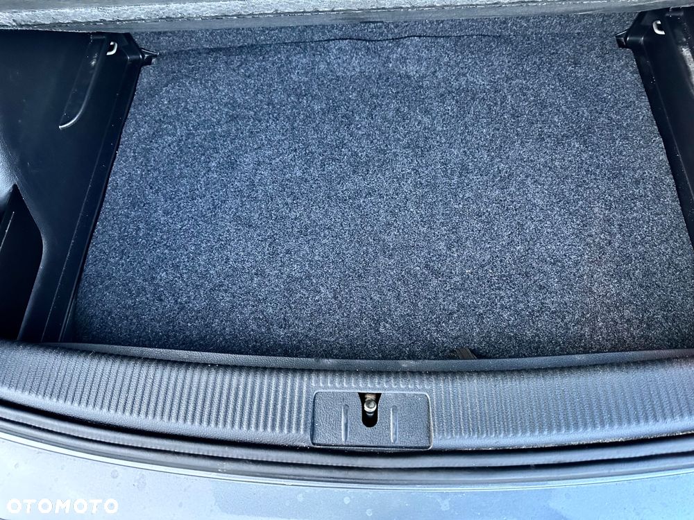 Volkswagen Golf Plus 1.6 TDI DPF Comfortline - 18