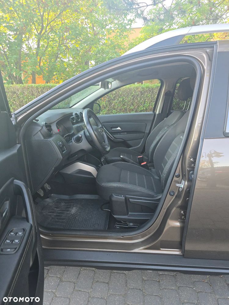 Dacia Duster 1.6 SCe Blackshadow 4x4 S&S - 10
