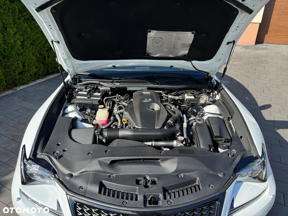 Lexus RC 200t / 300 F Sport - 7