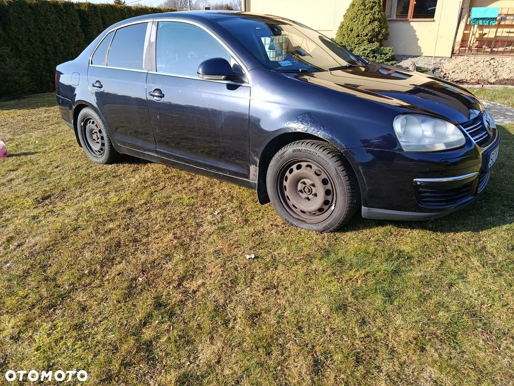 Volkswagen Jetta 1.6 FSI Comfortline - 2