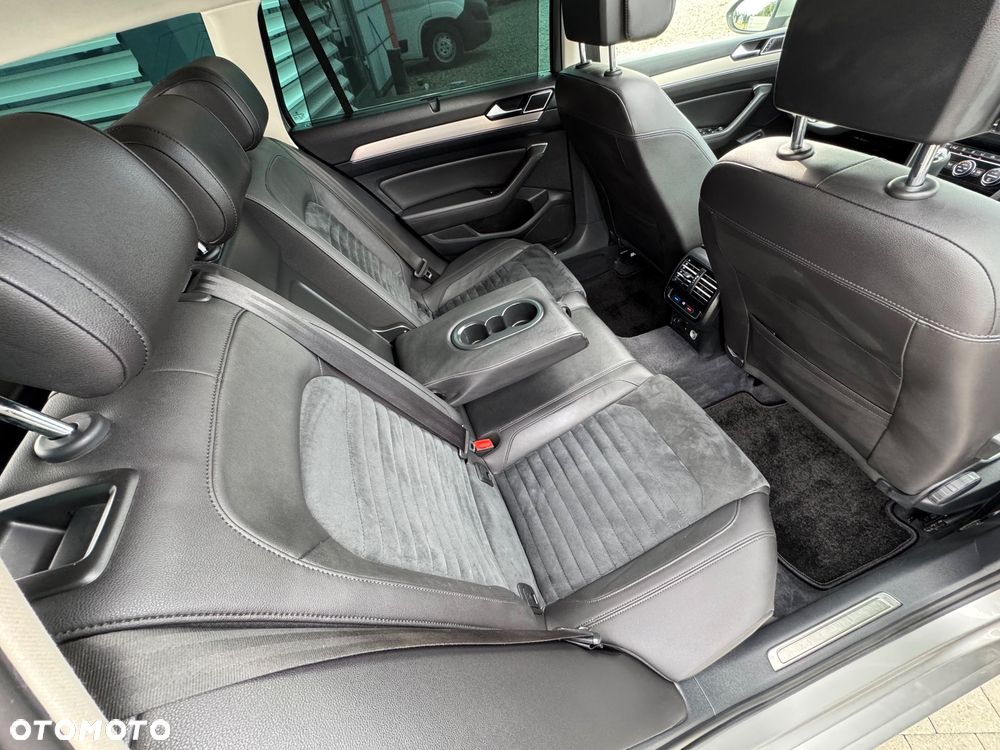 Volkswagen Passat Variant 2.0 TDI (BlueMotion Technology) Highline - 11