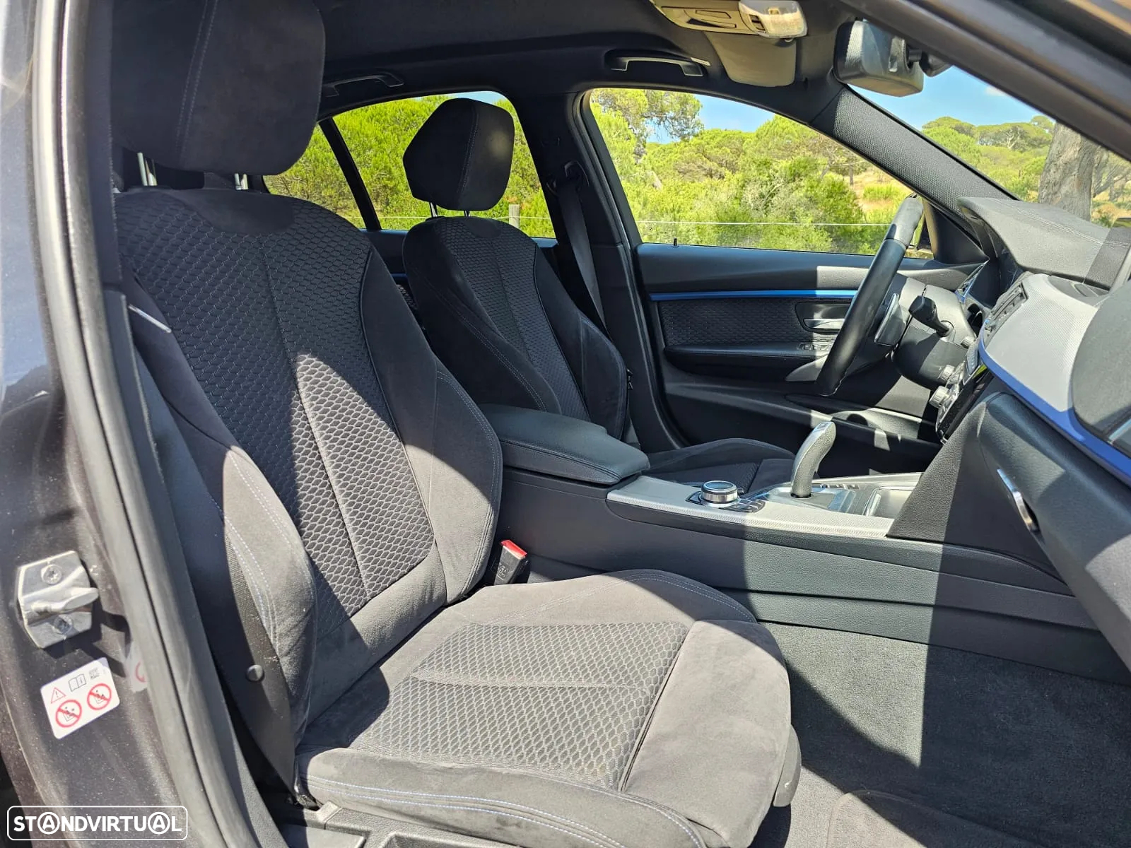 BMW 330 e iPerformance Pack M - 21