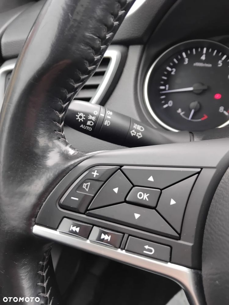 Nissan Qashqai 1.2 DIG-T N-Connecta EU6 - 10