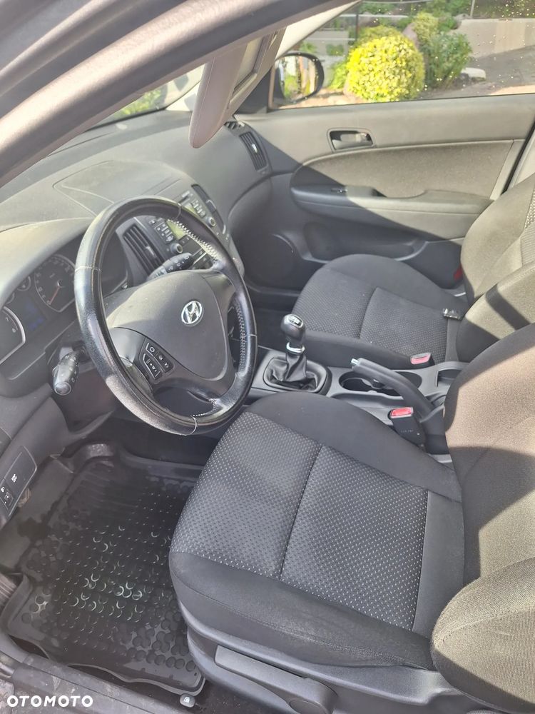 Hyundai i30 1.4 Classic + - 12