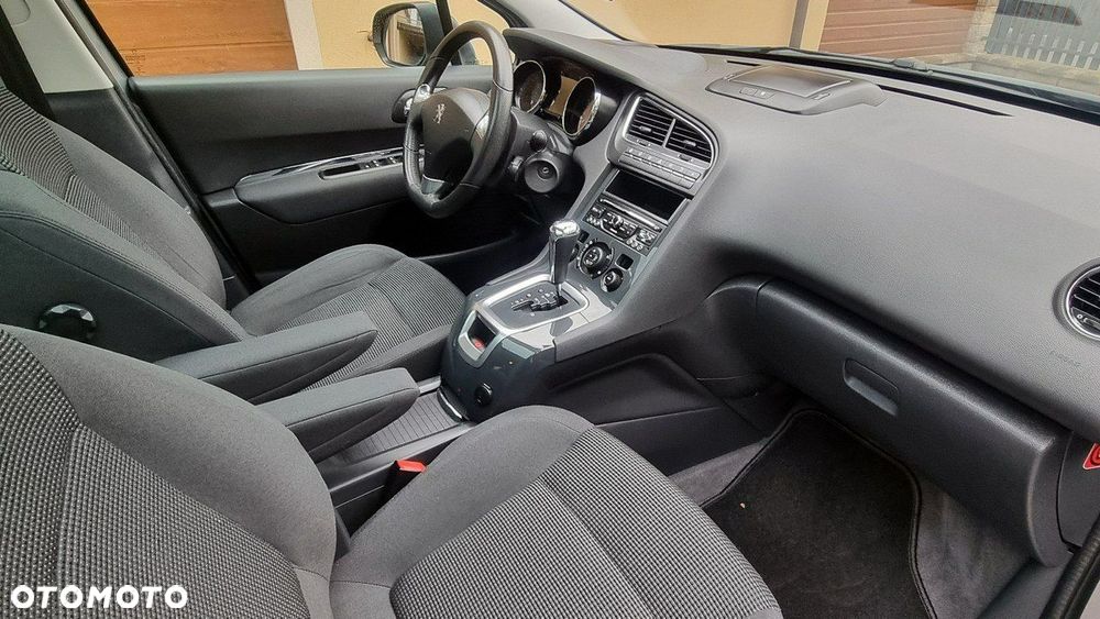 Peugeot 5008 - 13