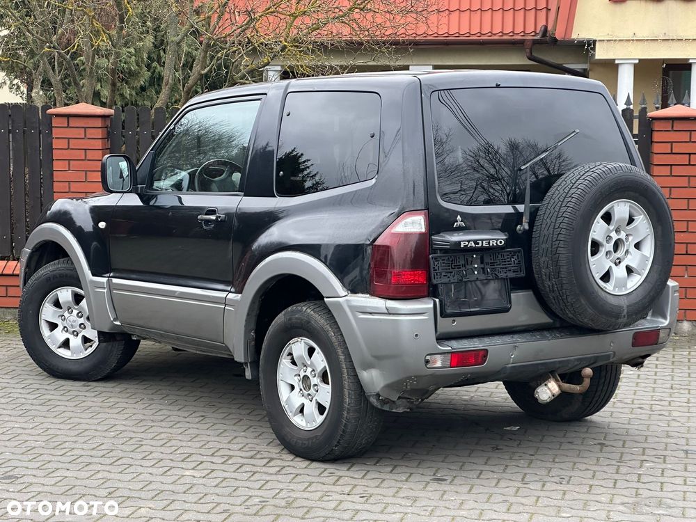 Mitsubishi Pajero - 8