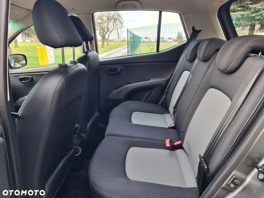 Hyundai i10 1.1 - 13