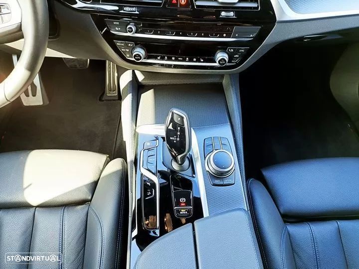 BMW 620 Gran Turismo d Pack M - 25