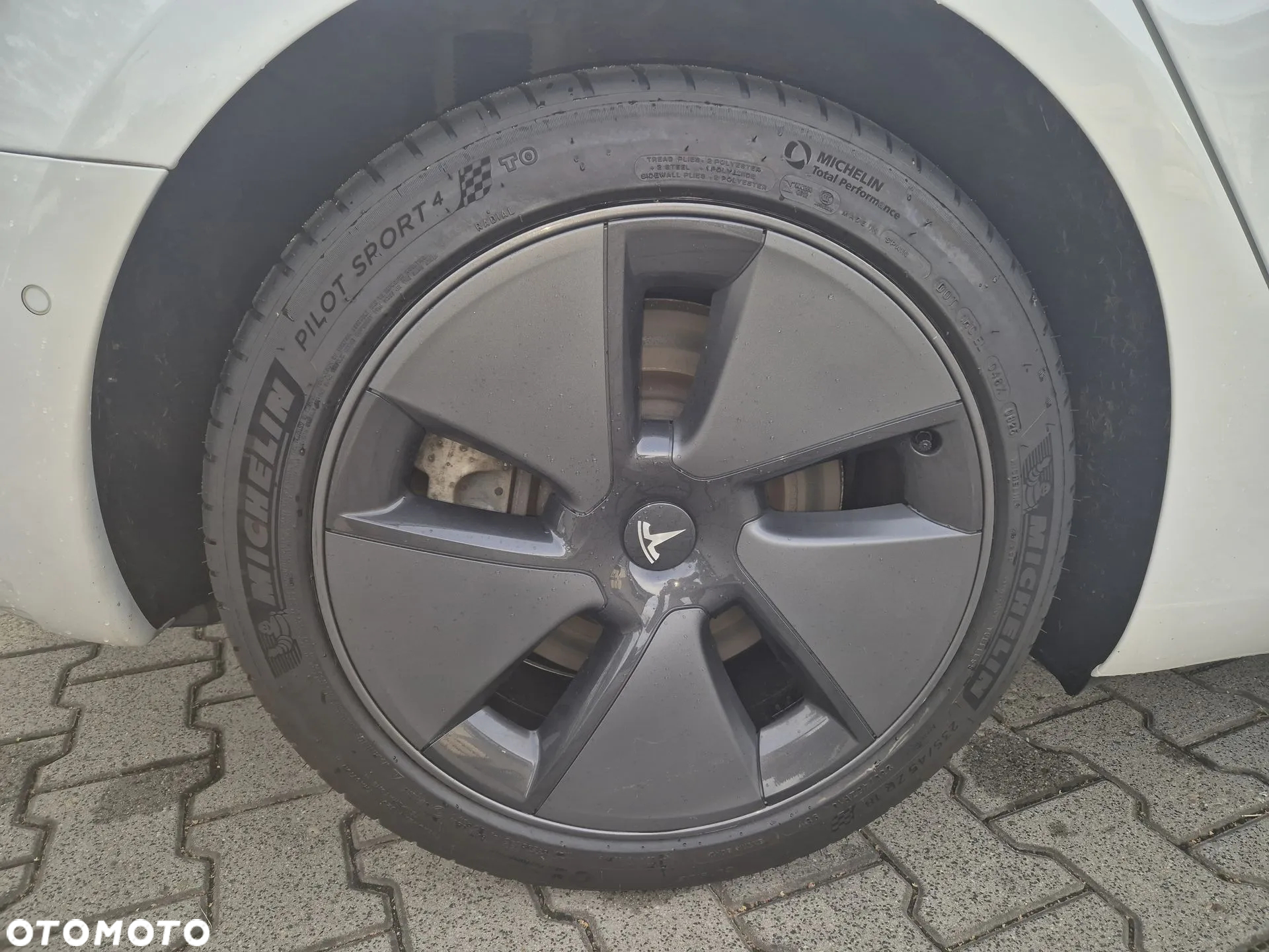 Tesla Model 3 Long Range RWD - 17
