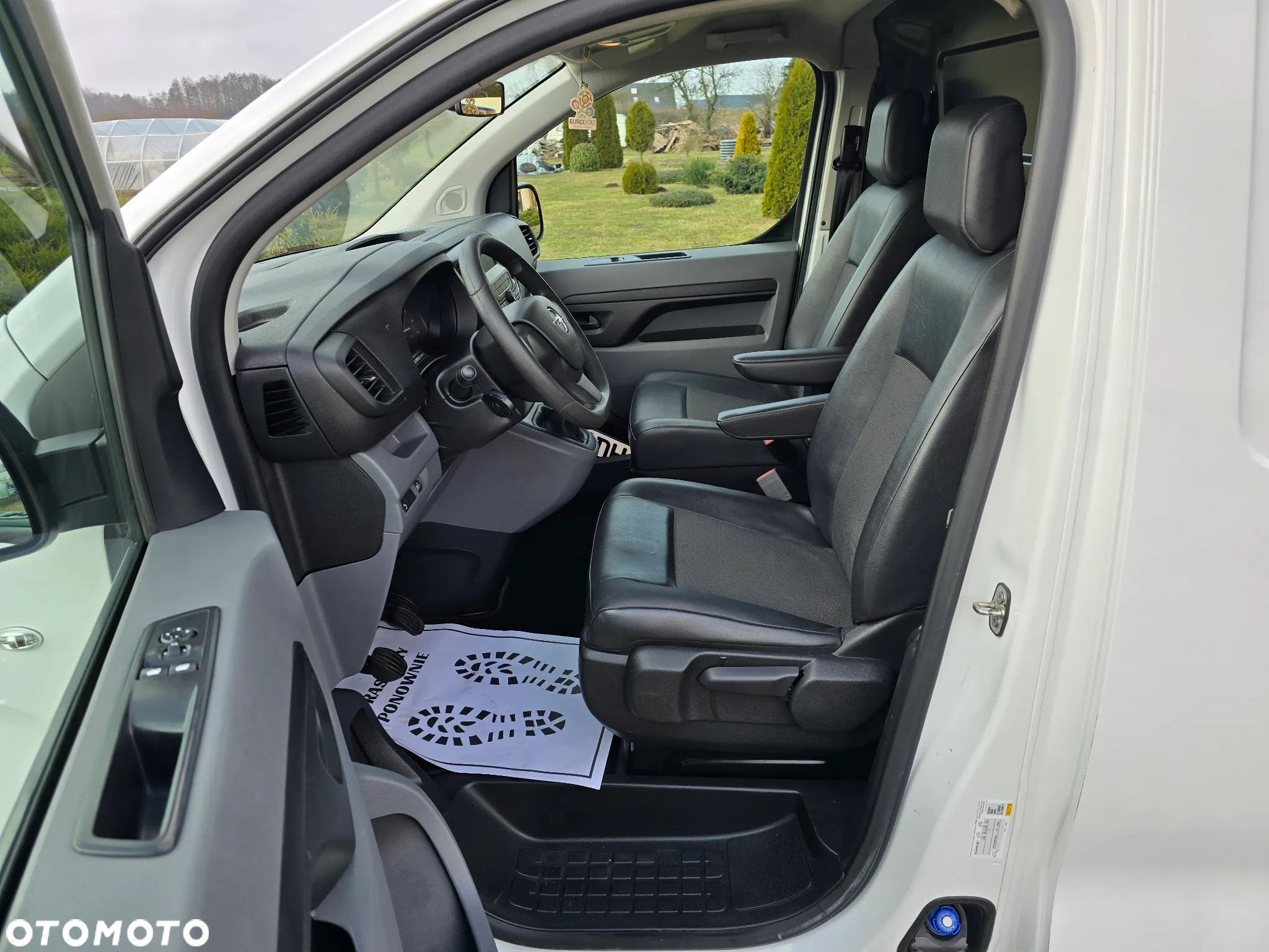 Opel Vivaro - 11