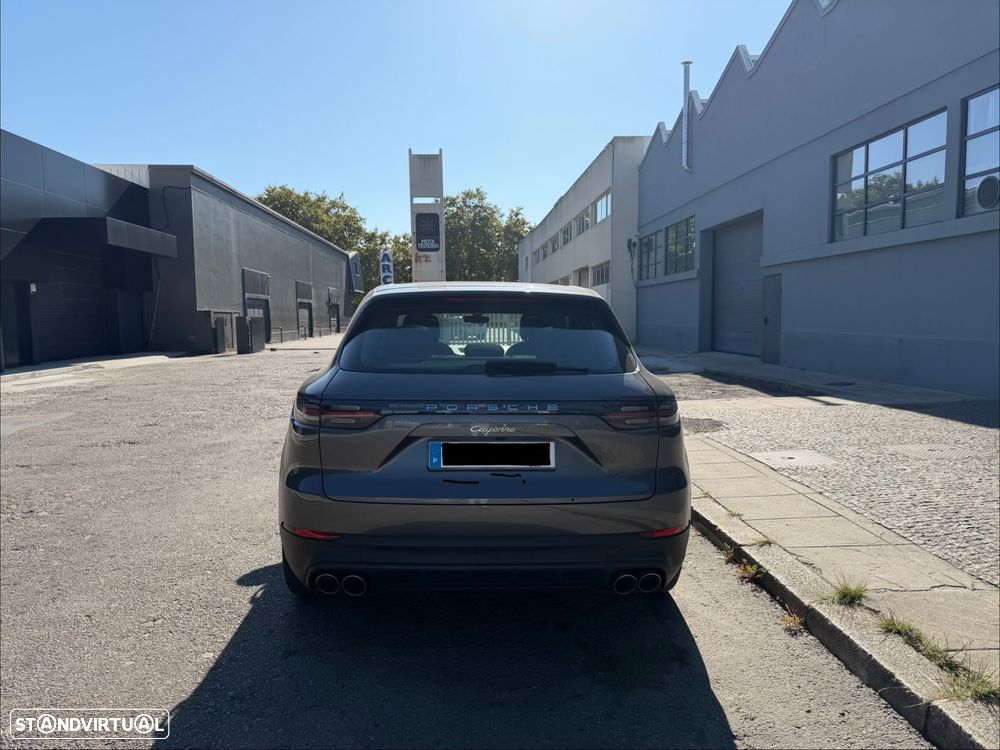 Porsche Cayenne - 5