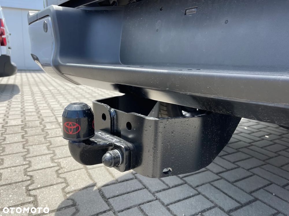 Toyota Hilux 2.8 D-4D Double Cab Invincible 4x4 - 9