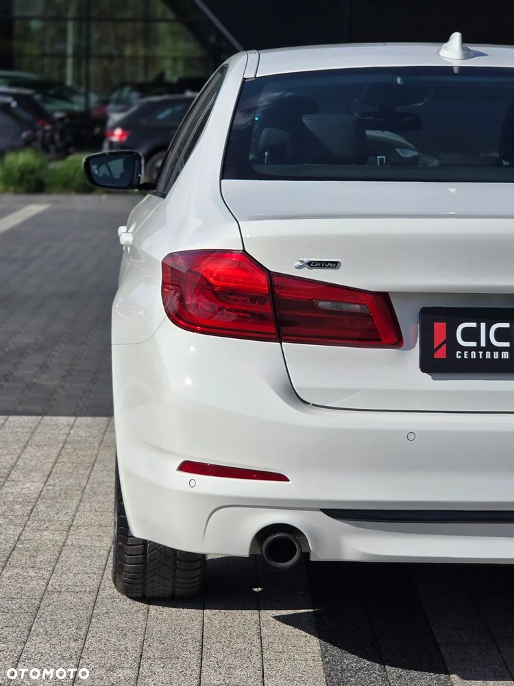 BMW Seria 5 530e iPerformance xDrive Sport Line sport - 13