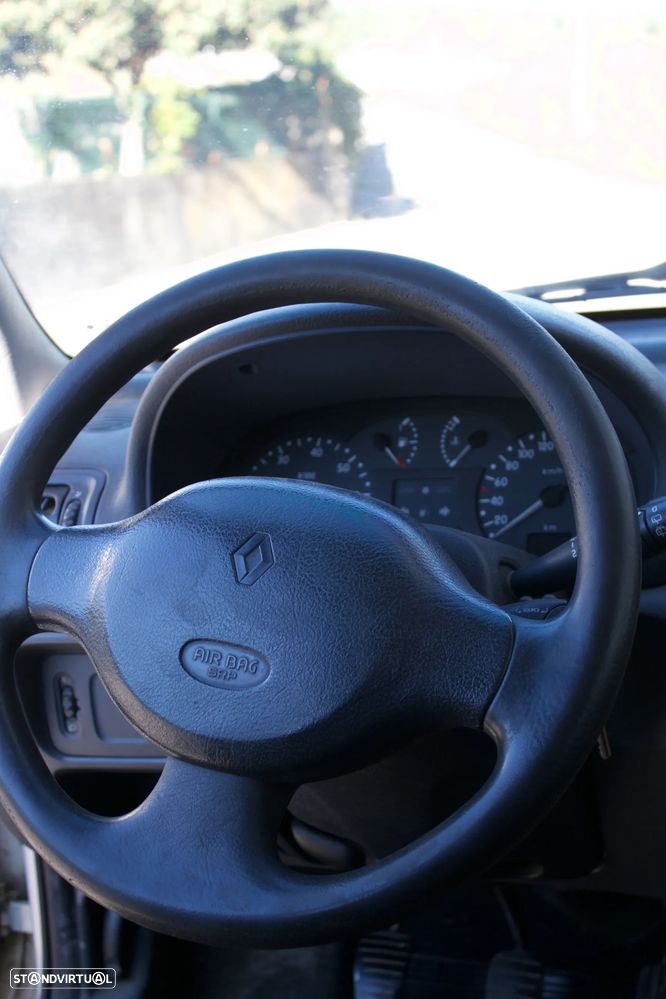 Renault Clio 1.2 - 8