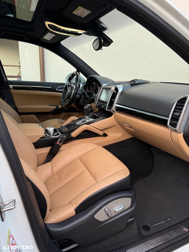 Porsche Cayenne 3.0 L V6 - 5