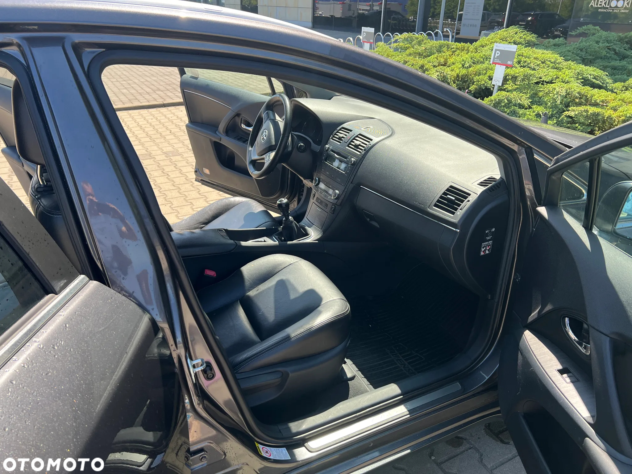 Toyota Avensis 1.8 Sol - 12