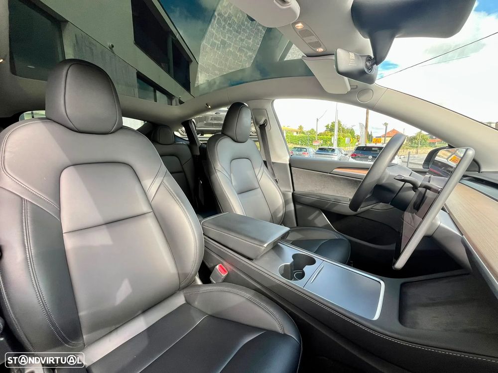 Tesla Model Y Standard - 14