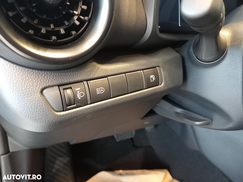 Toyota C-HR 1.8 HEV 140 CP 4x2 CVT Active - 14