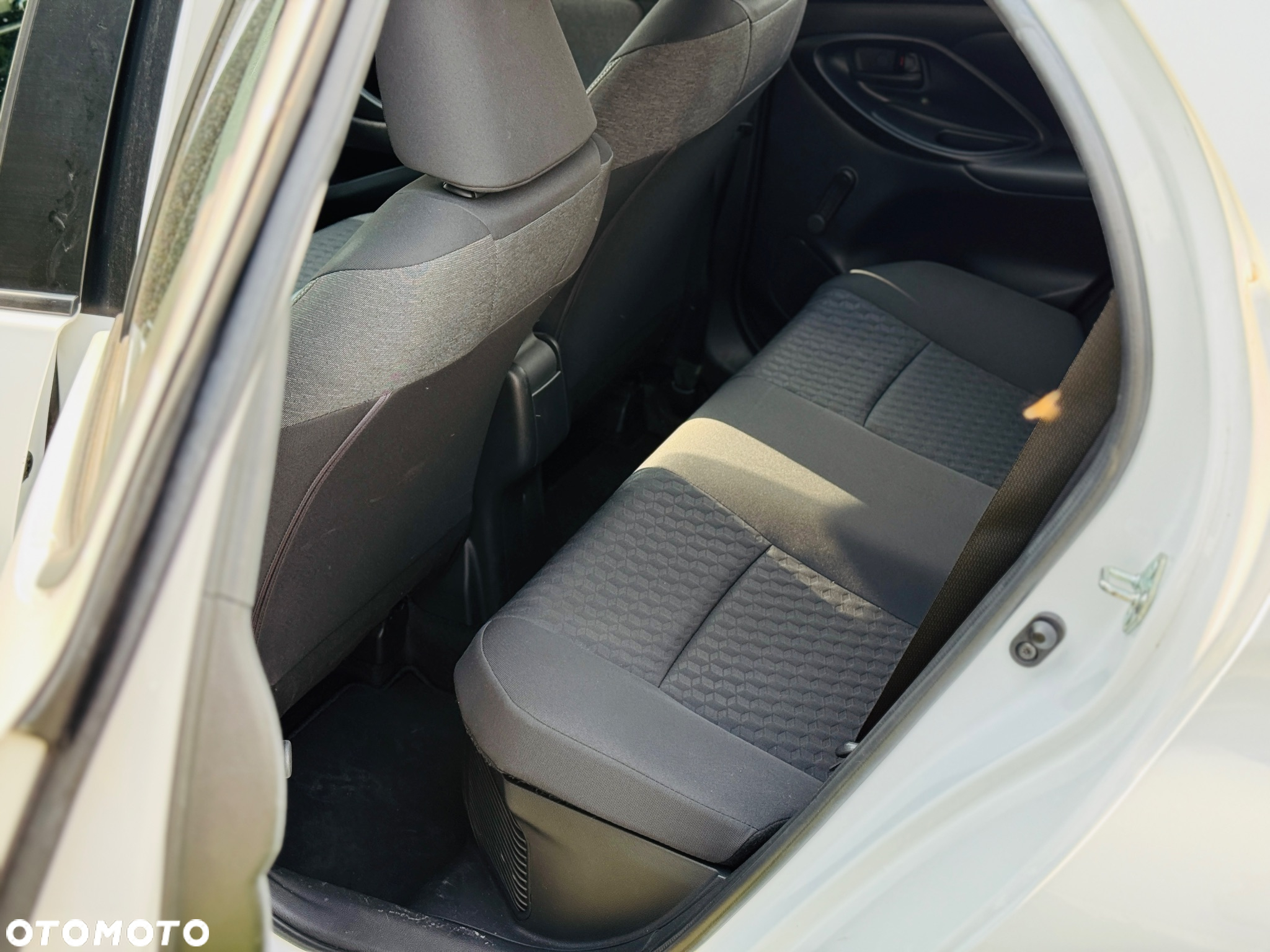 Toyota Yaris Hybrid 1.5 Active - 11