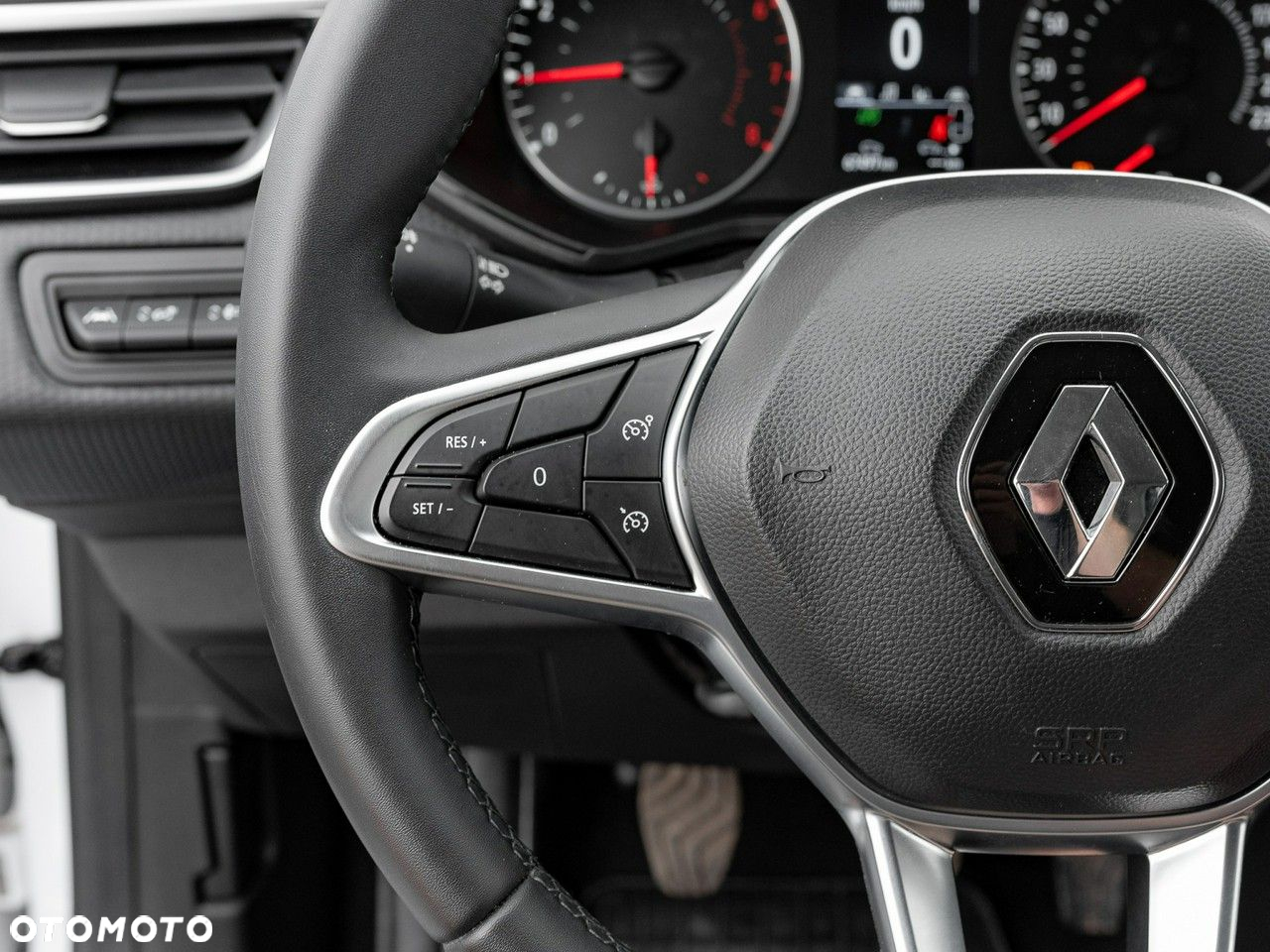Renault Clio 1.0 TCe Equilibre - 17