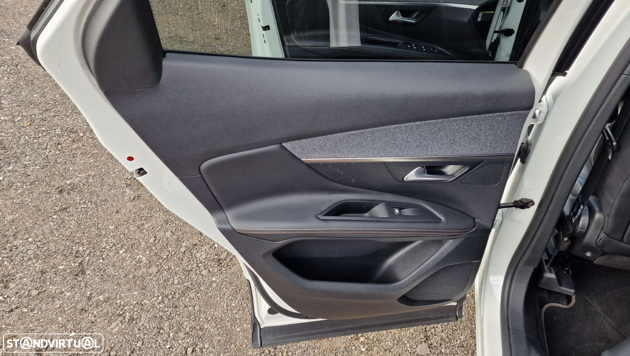 Peugeot 3008 1.6 BlueHDi GT Line EAT6 - 33
