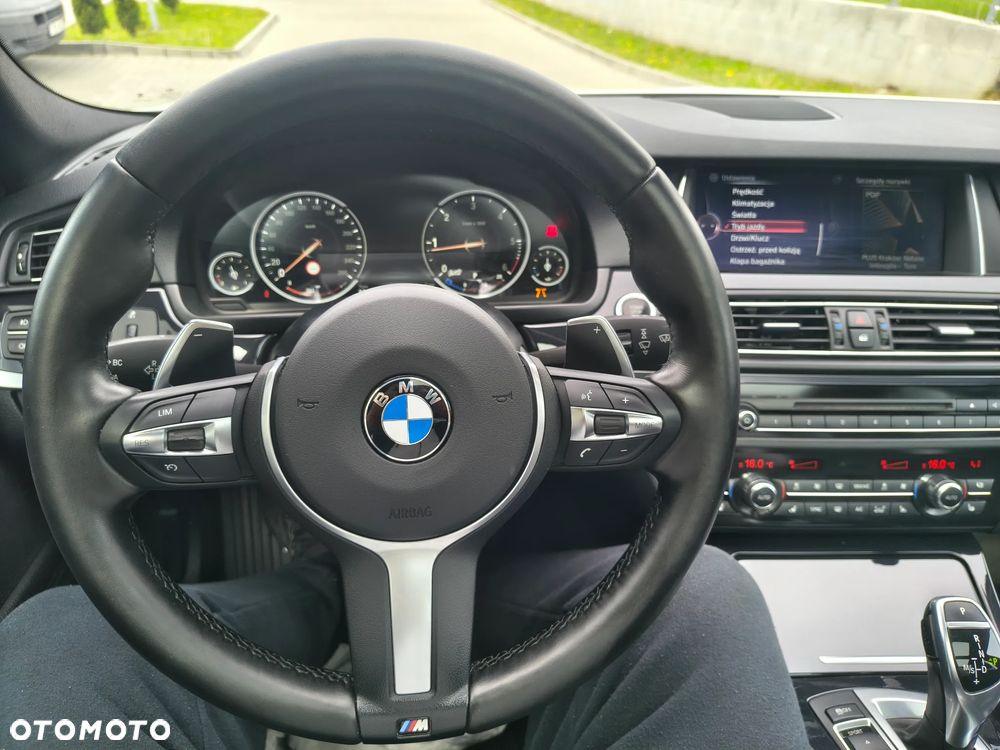 BMW Seria 5 525d xDrive Sport-Aut Luxury Line - 35