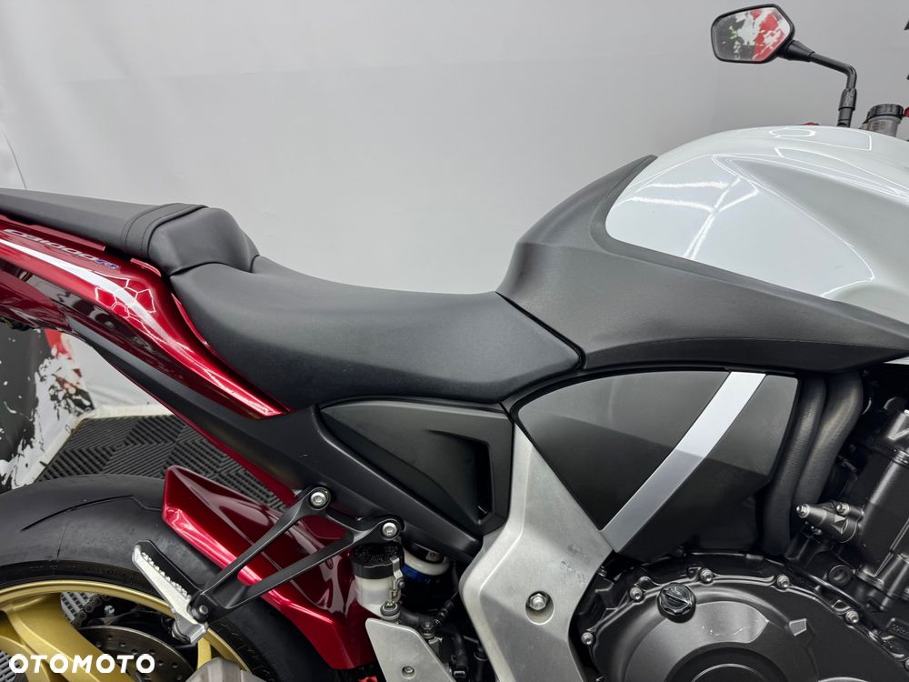 Honda CB - 32