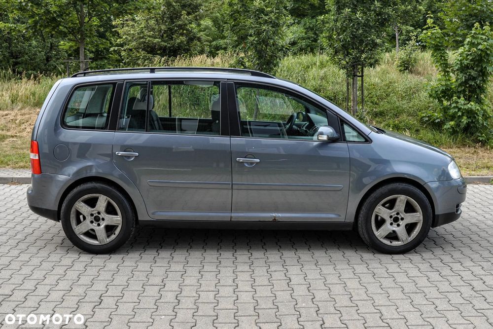 Volkswagen Touran - 5