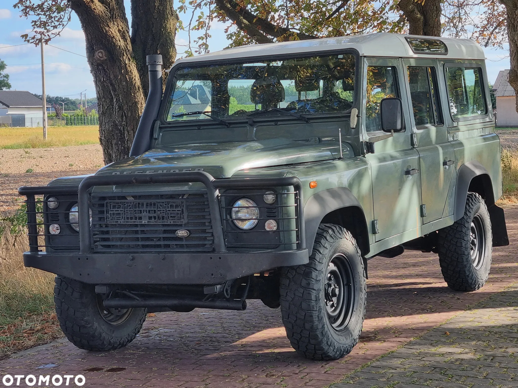 Land Rover Defender - 14