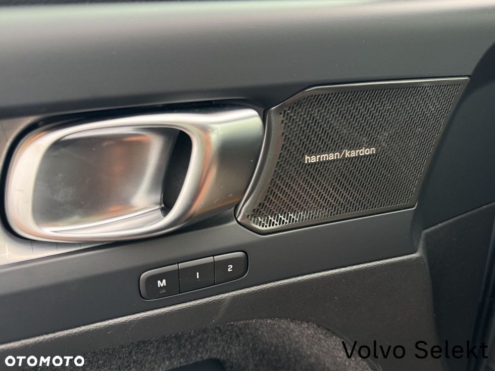 Volvo XC 40 - 25
