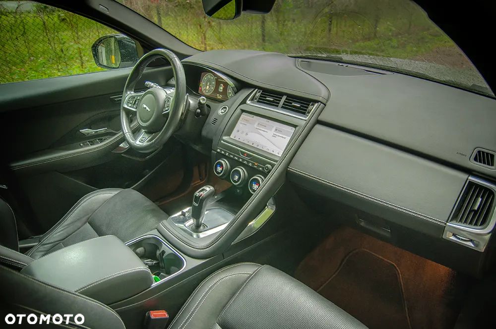 Jaguar E-Pace P200 AWD R-Dynamic SE - 17