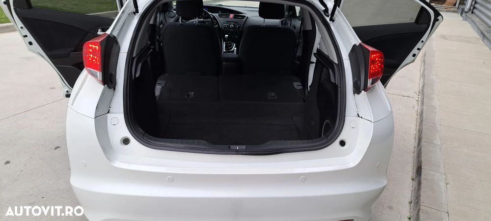 Honda Civic 1.6 i-DTEC Lifestyle Black Edition - 17
