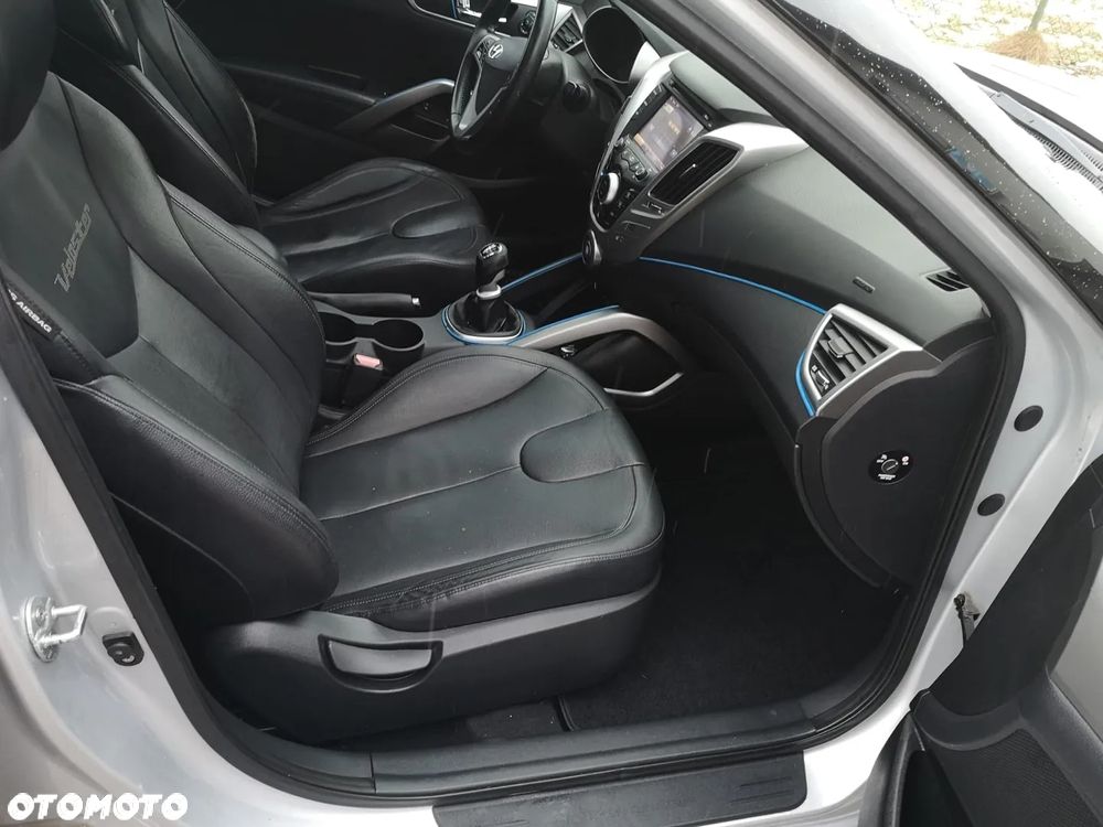 Hyundai Veloster 1.6 GDI Premium - 30