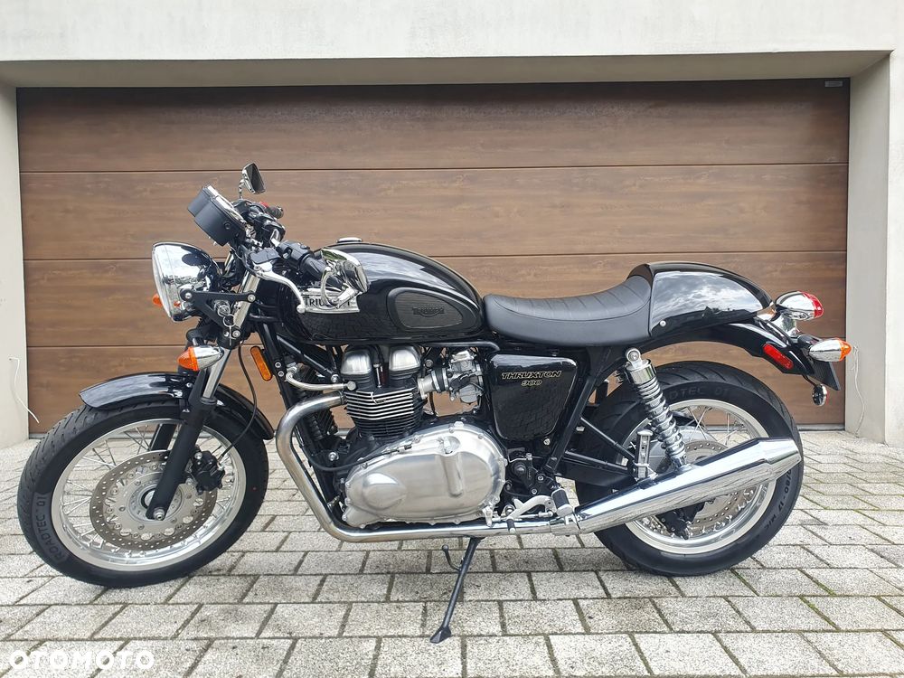 Triumph Thruxton - 2