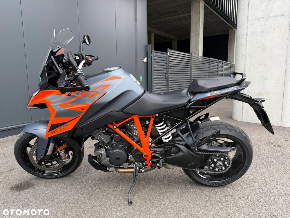 KTM Super Duke - 1