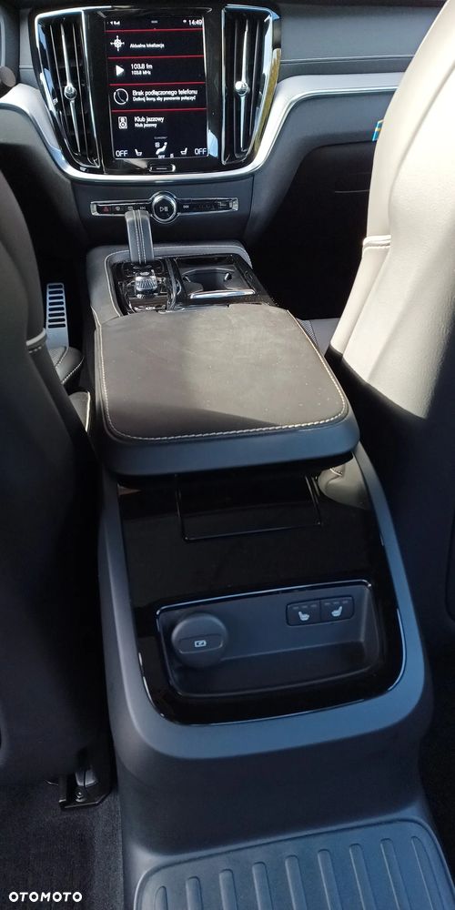 Volvo S60 T8 AWD Plug-In Hybrid Polestar Engineered R-Design - 23