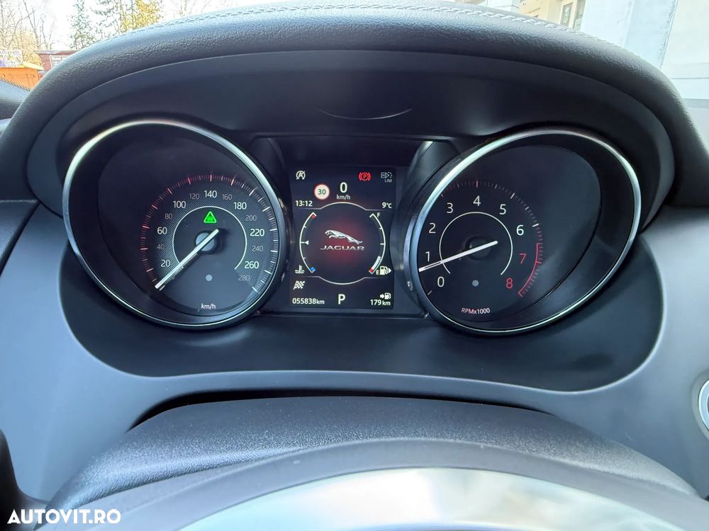 Jaguar E-Pace P300 AWD R-Dynamic SE - 18